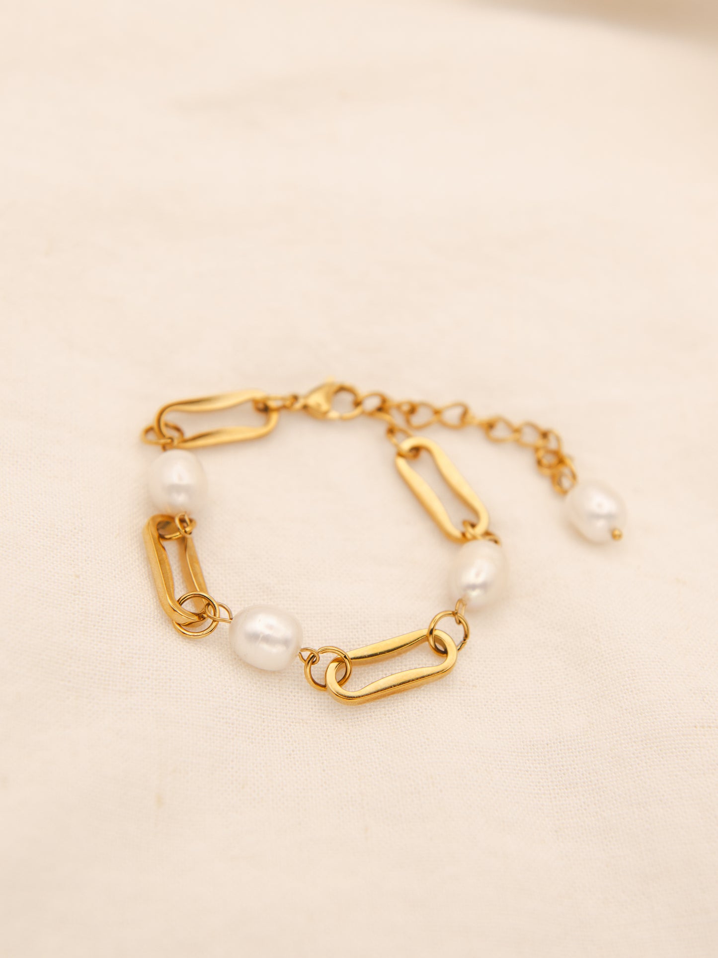 Pearl Luxe Chain Bracelet