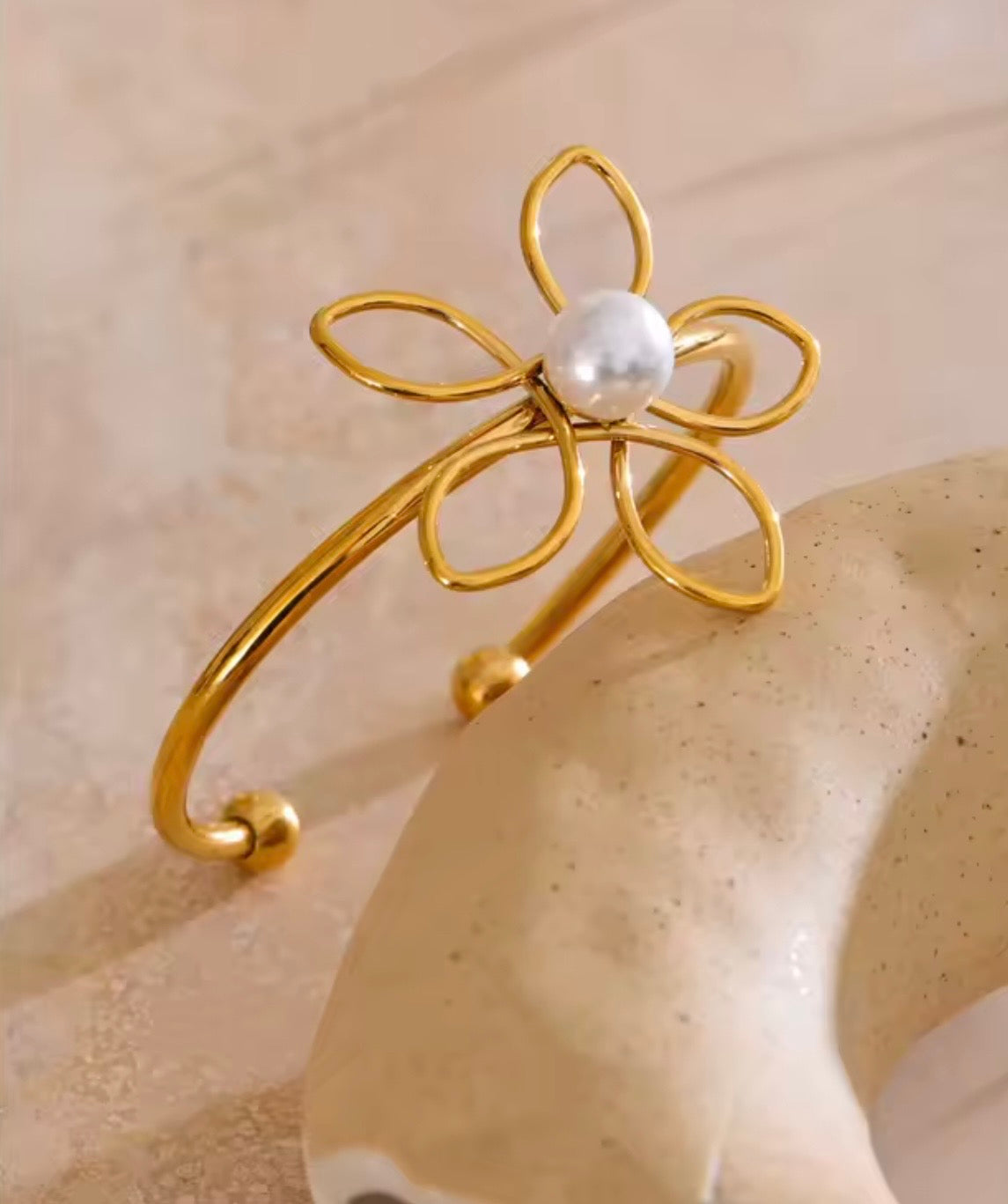 Pearl Flower Hollow Cuff Bracelet