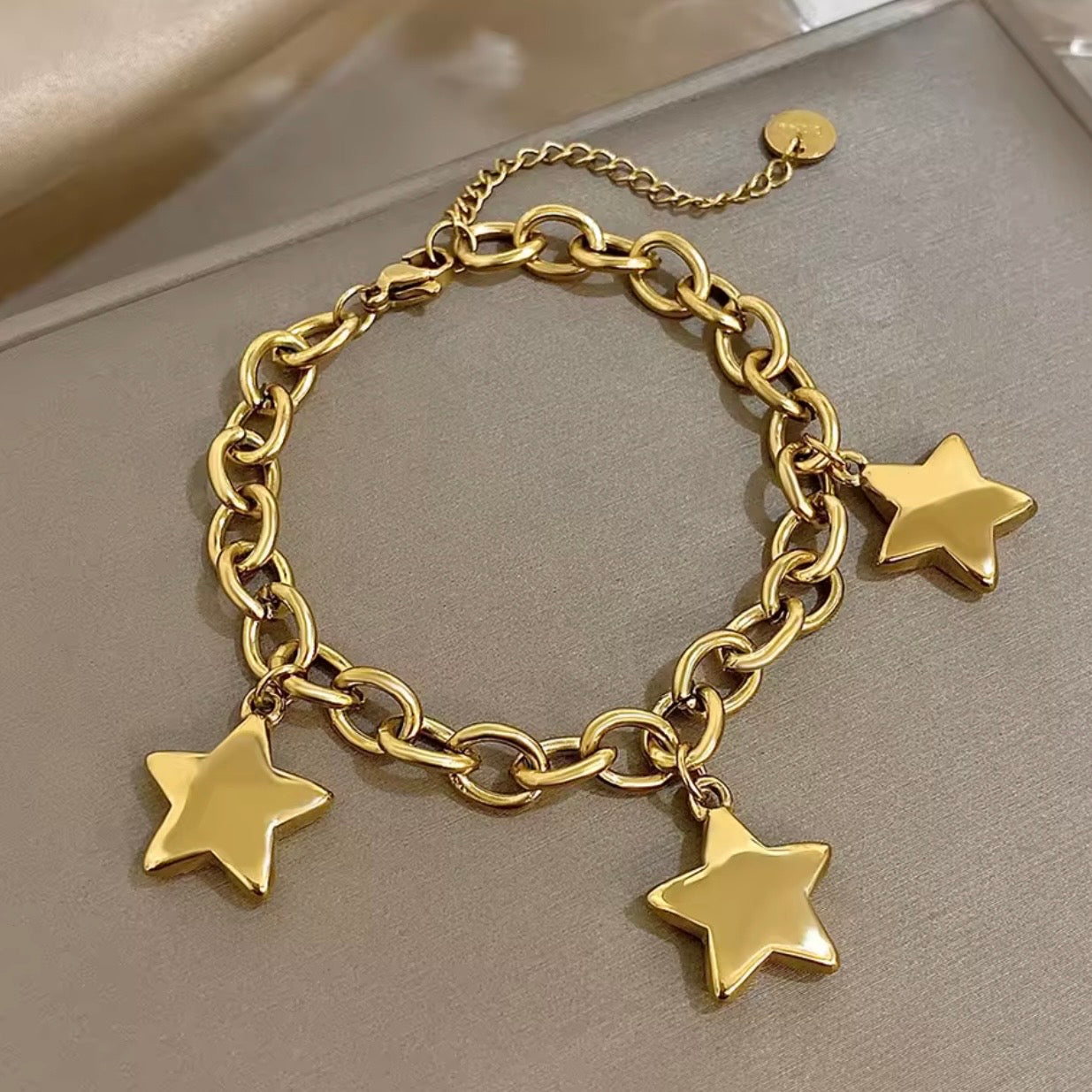 Elegant Chunky Stars Bracelet