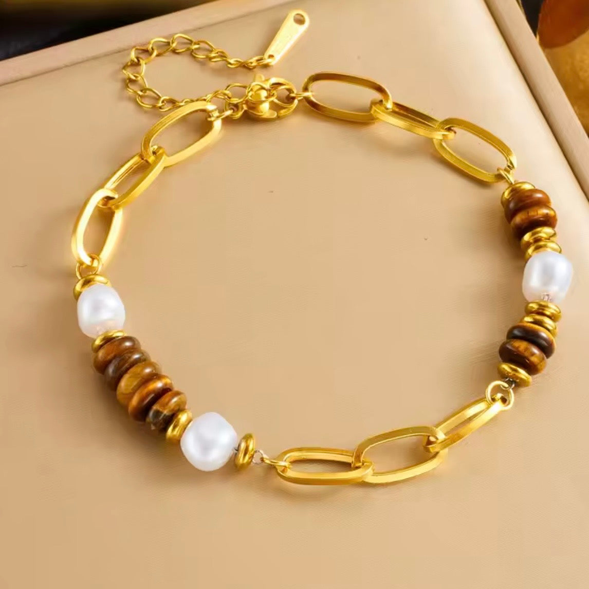 Pearl Bead Tiger Eye Bracelet