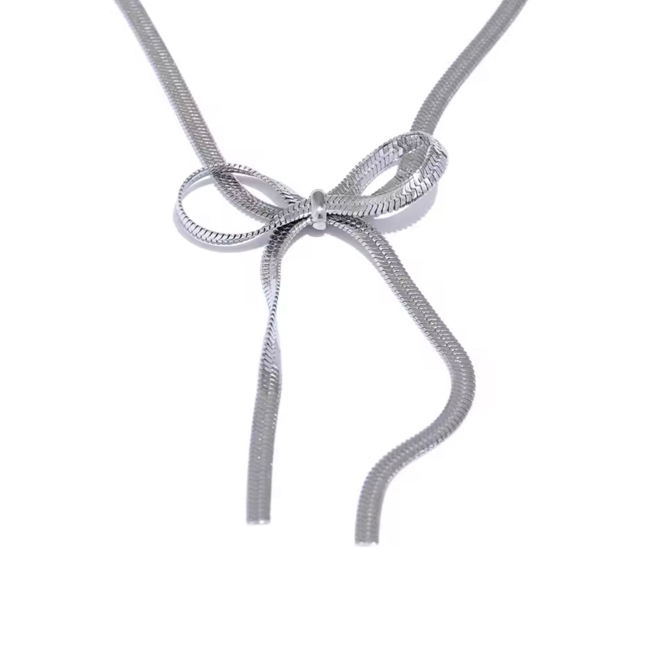 Elegant Ribbon Necklace