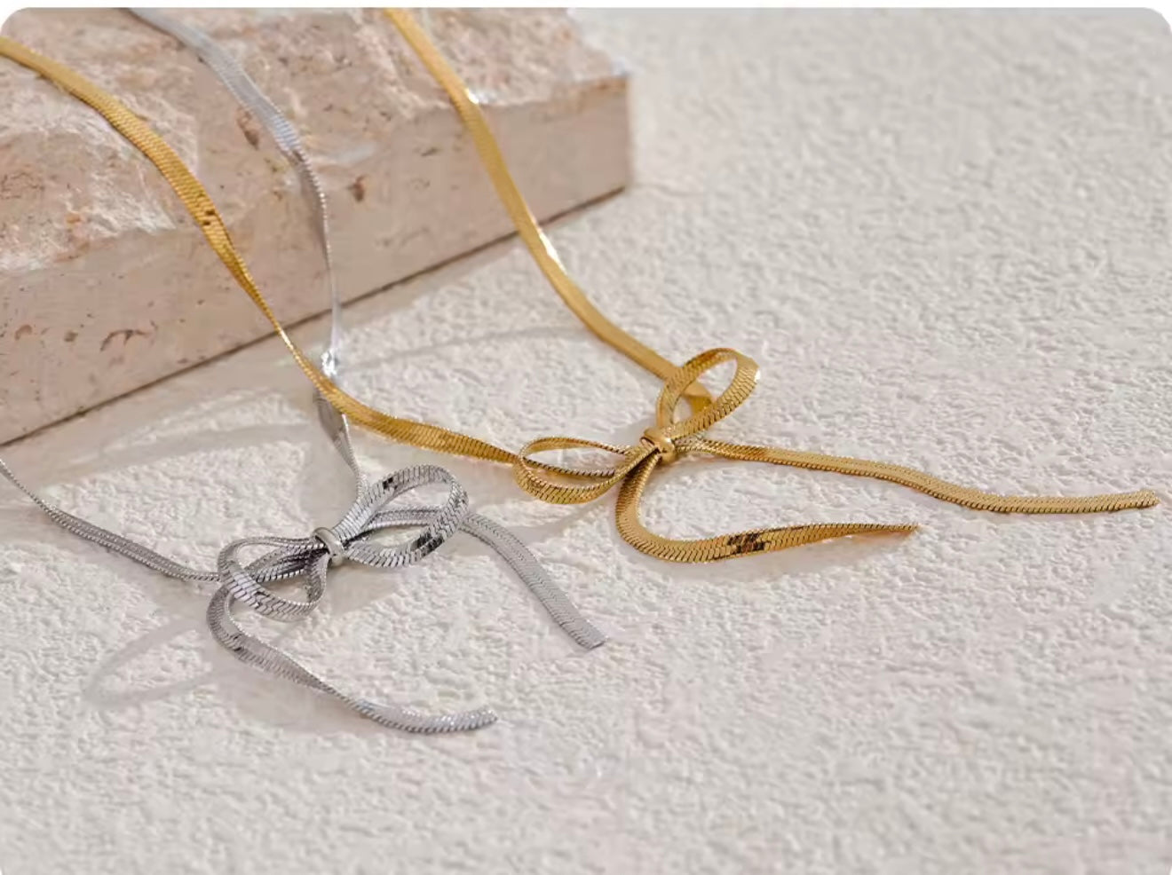Elegant Ribbon Necklace