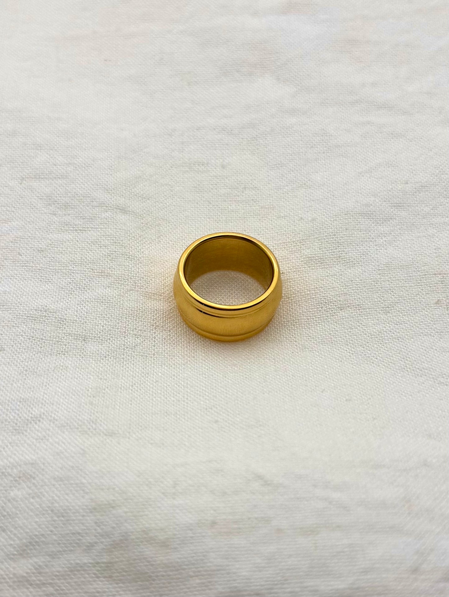 Round Wide Minimalist Ring