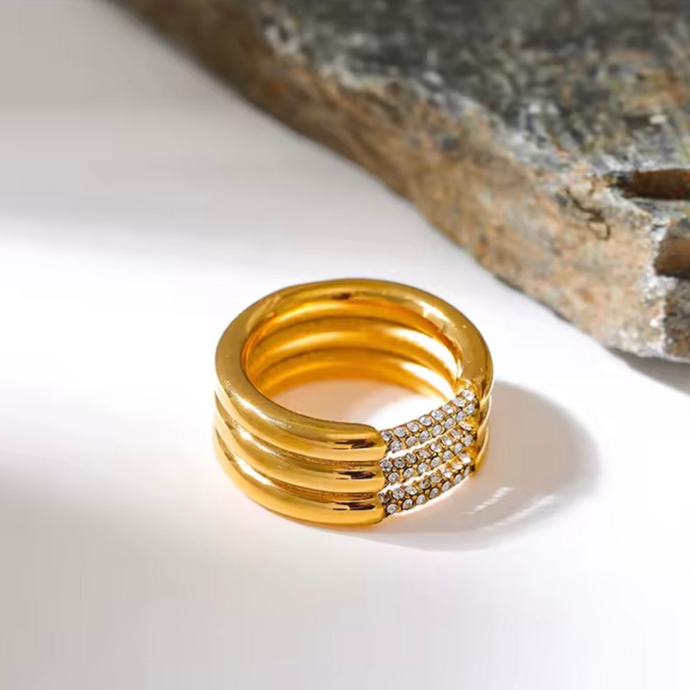 Layered Geometric CZ Ring
