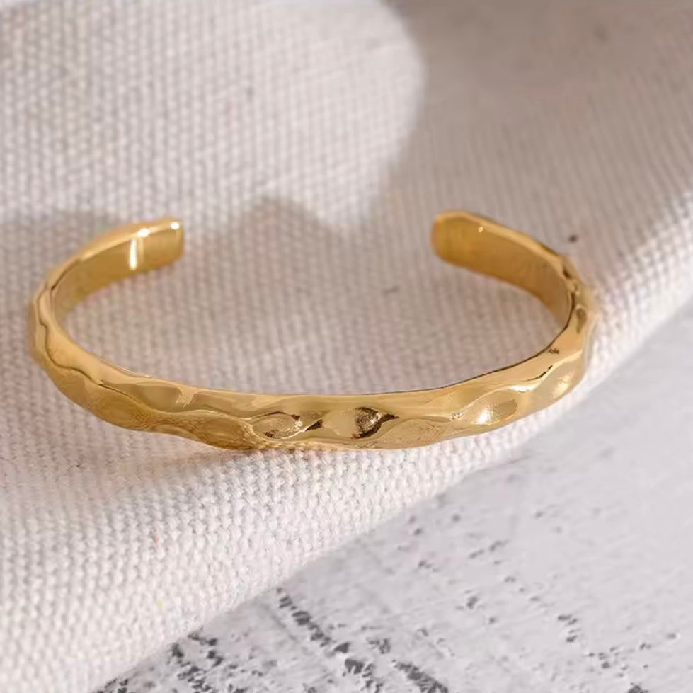 Exquisite Golden Bangle Bracelet