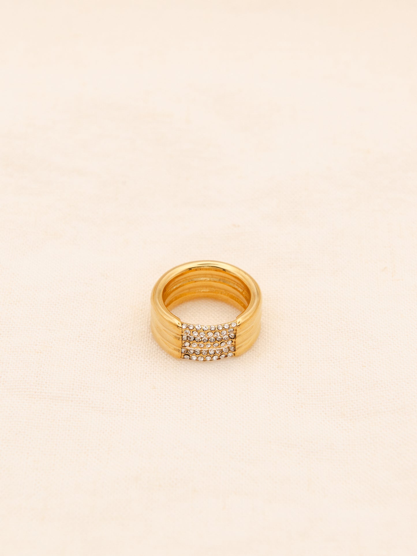 Layered Geometric CZ Ring