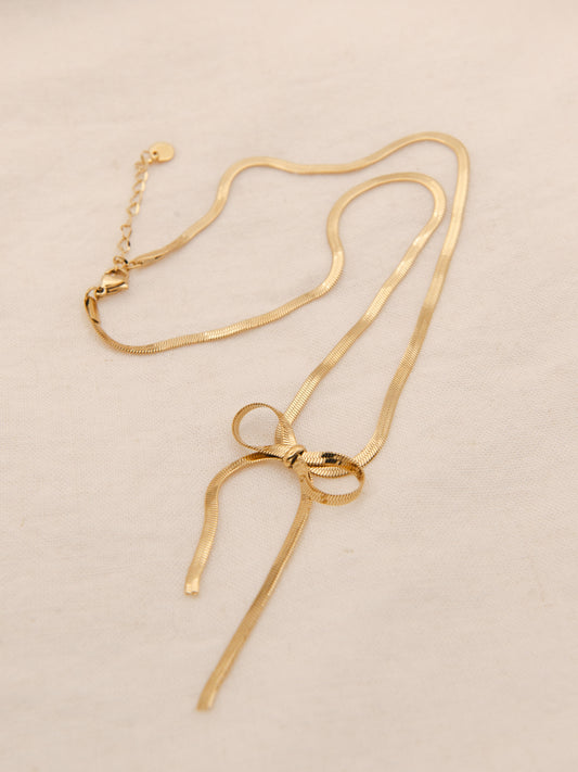 Elegant Ribbon Necklace