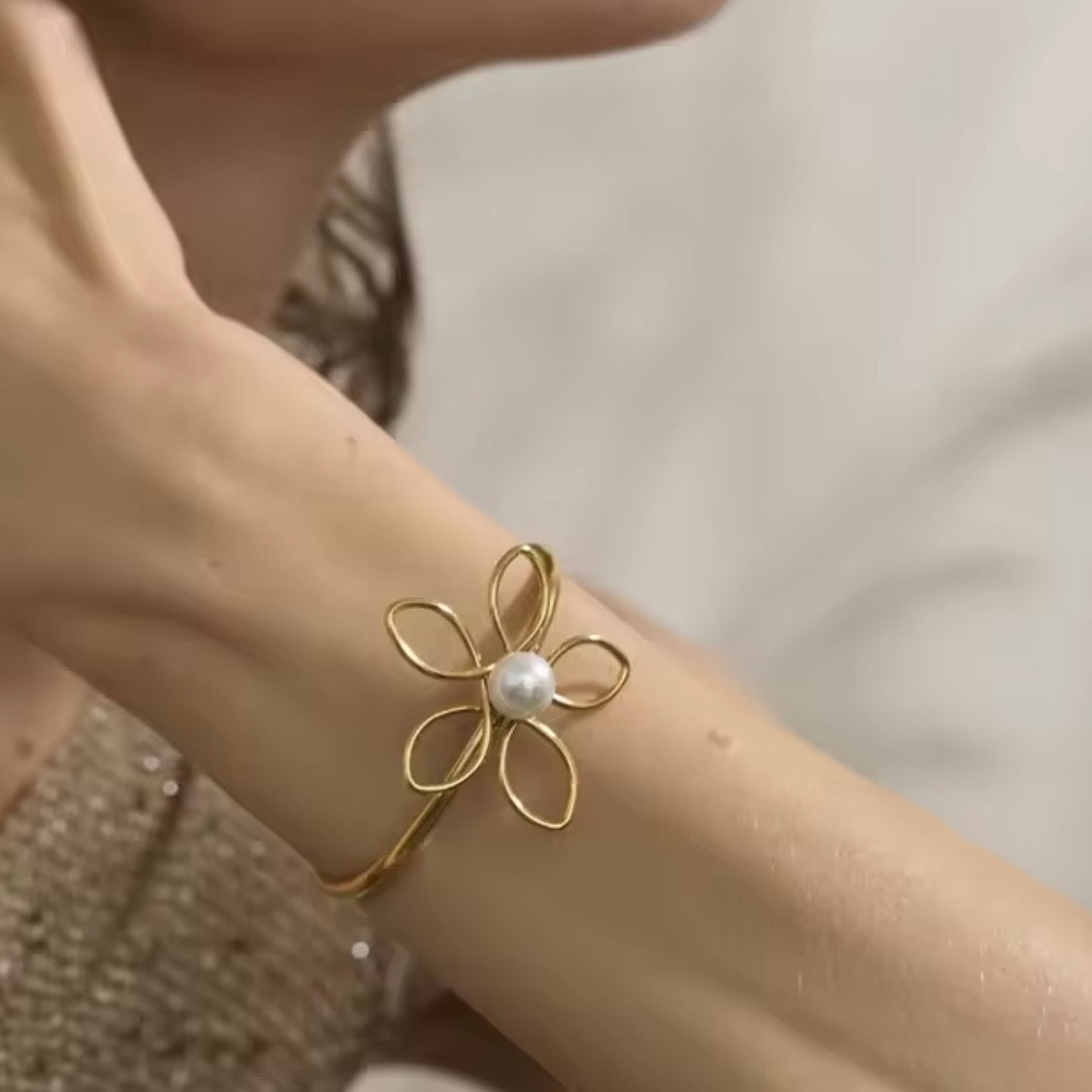 Pearl Flower Hollow Cuff Bracelet