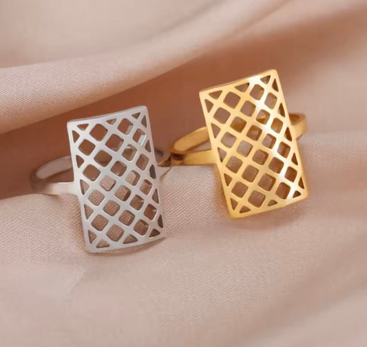 Golden Grid Ring