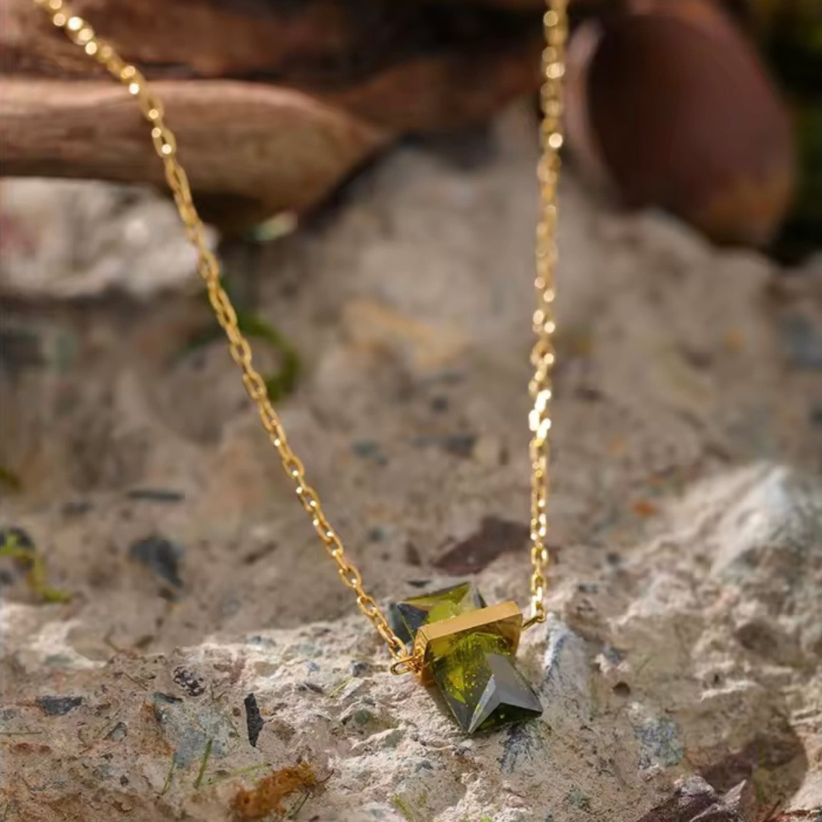 Olive Glow Necklace