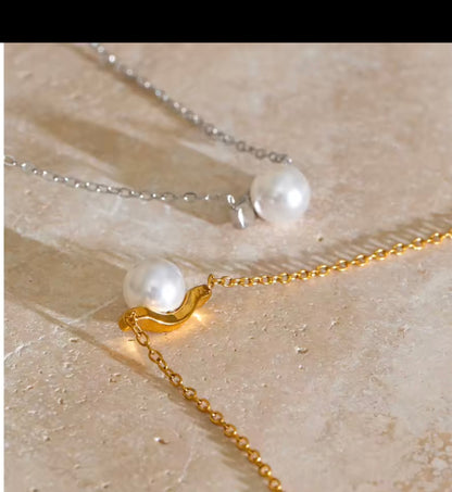 Pearl Bar Necklace
