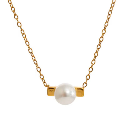 Pearl Bar Necklace