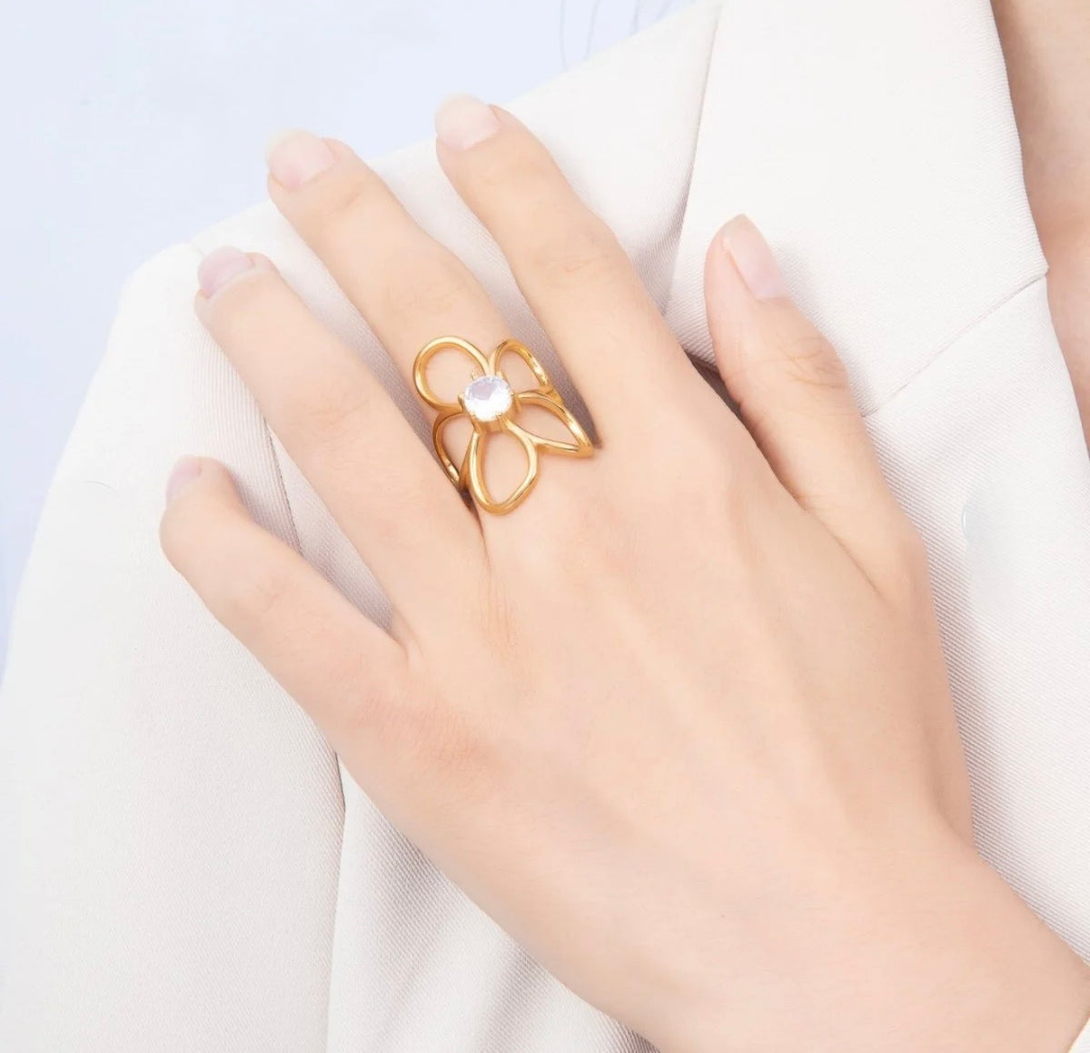Abstract Wire Flower Solitaire Ring