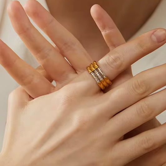 Layered Geometric CZ Ring