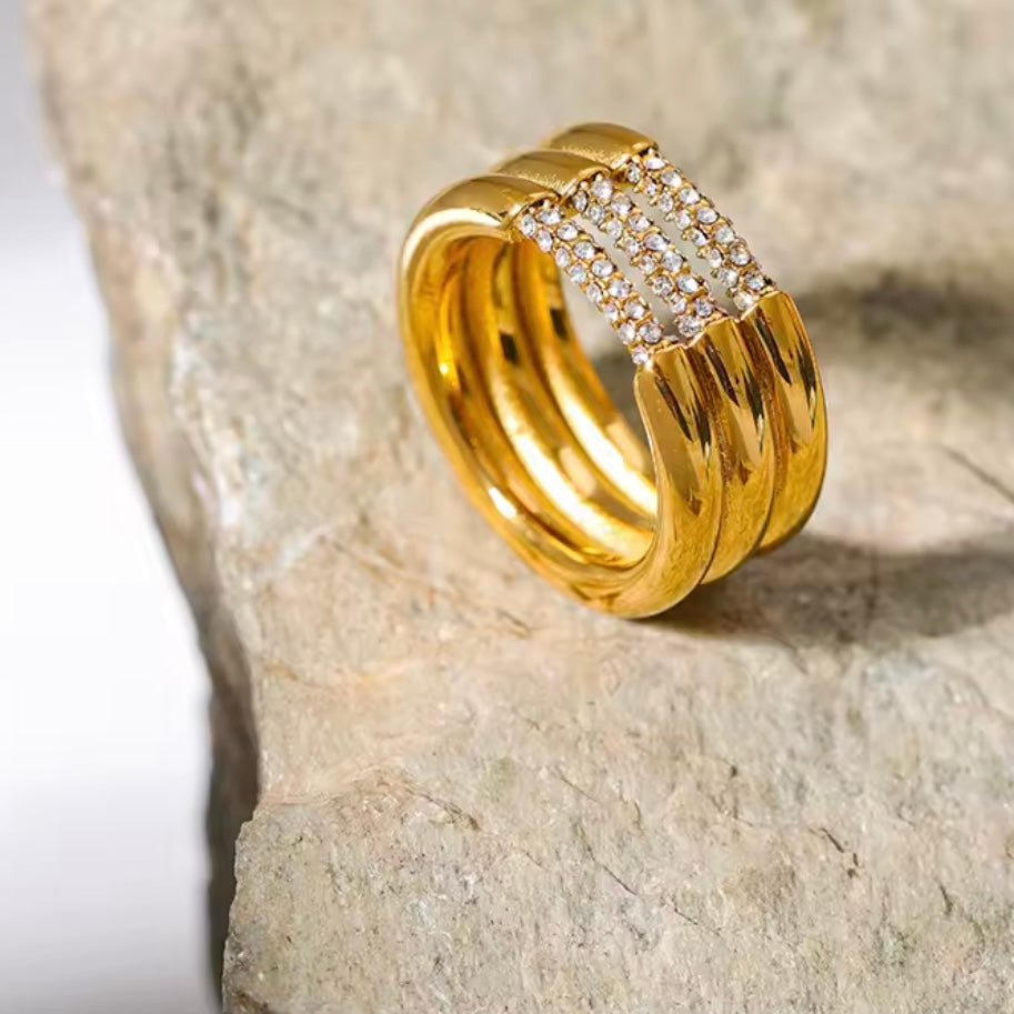 Layered Geometric CZ Ring