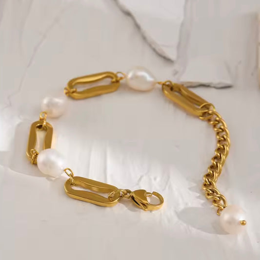 Pearl Luxe Chain Bracelet