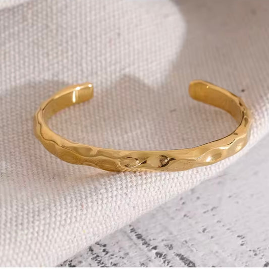 Hammered Fashion Bangle Bracelet