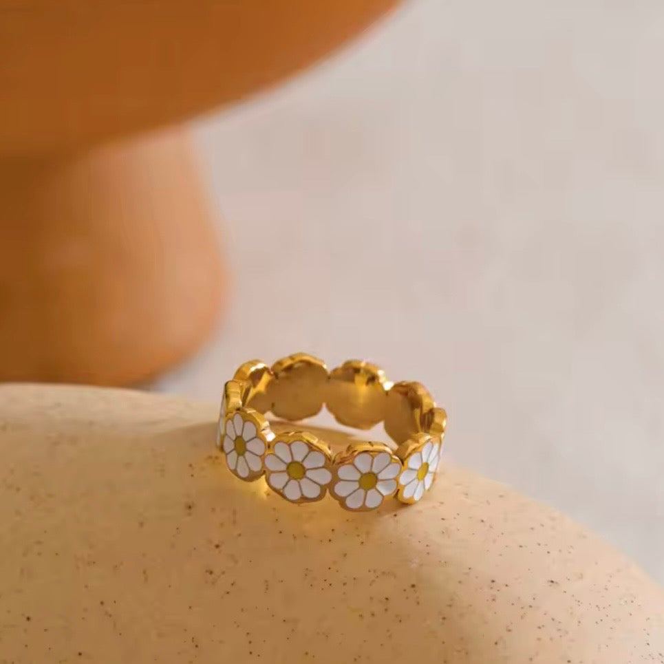 White Enamel Golden Daisy Flower Ring