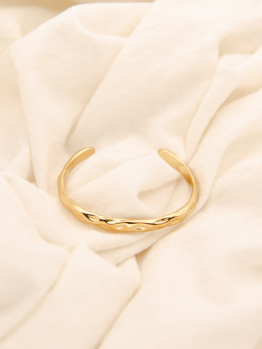 Exquisite Golden Bangle Bracelet