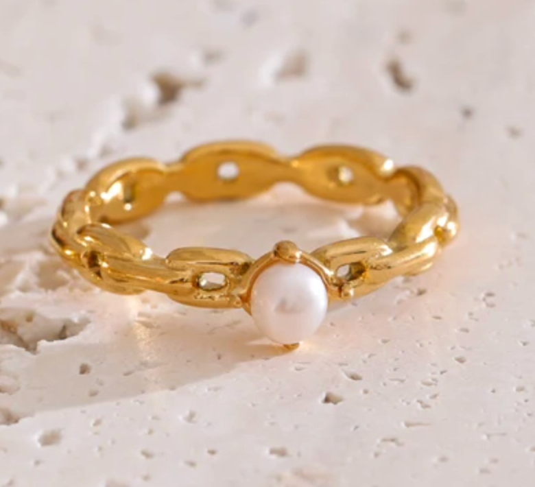 Petite Natural Pearl Chain Ring