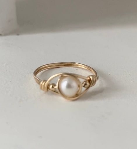 Wire Pearl Ring
